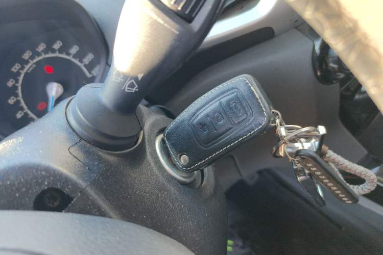 Used Ford EcoSport 2013 1.5L Automatic Fashion Model Vehicle Key
