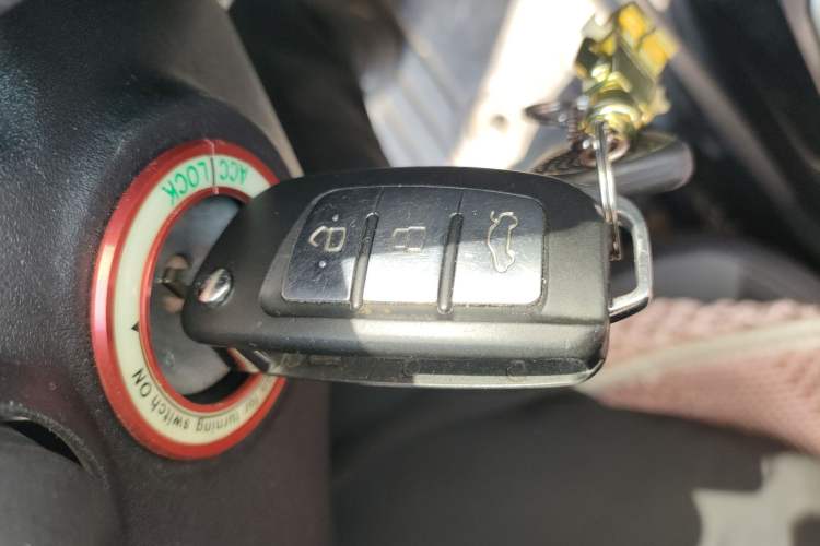 Used Ford EcoSport 2013 1.5L Automatic Fashion Model Vehicle Key