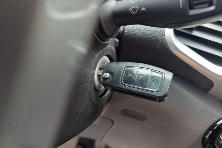 Used Ford EcoSport 2013 1.5L Automatic Fashion Model Vehicle Key