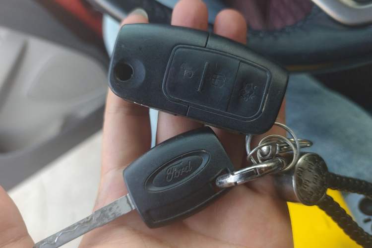Used Ford EcoSport 2013 1.5L Automatic Fashion Model Vehicle Key