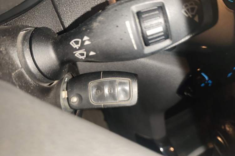 Used Ford EcoSport 2013 1.5L Automatic Fashion Model Vehicle Key