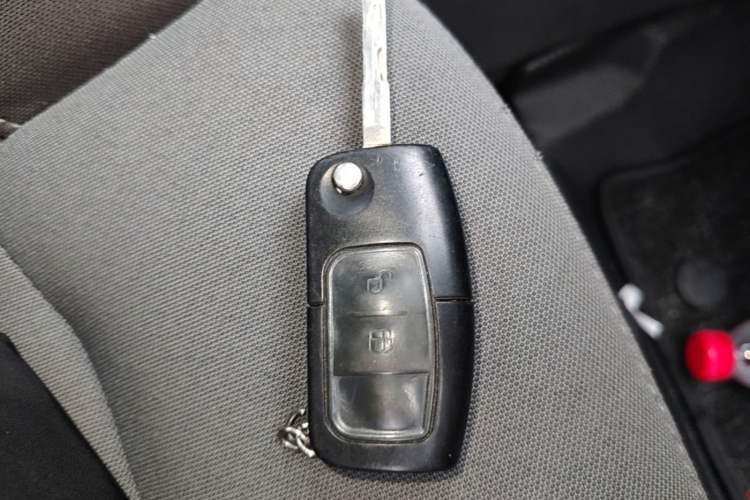 Used Ford EcoSport 2013 1.5L Automatic Fashion Model Vehicle Key