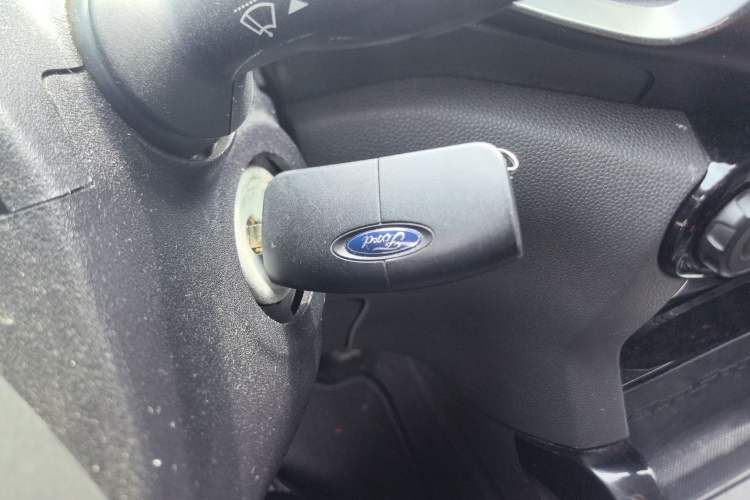 Used Ford EcoSport 2013 1.5L Automatic Fashion Model Vehicle Key