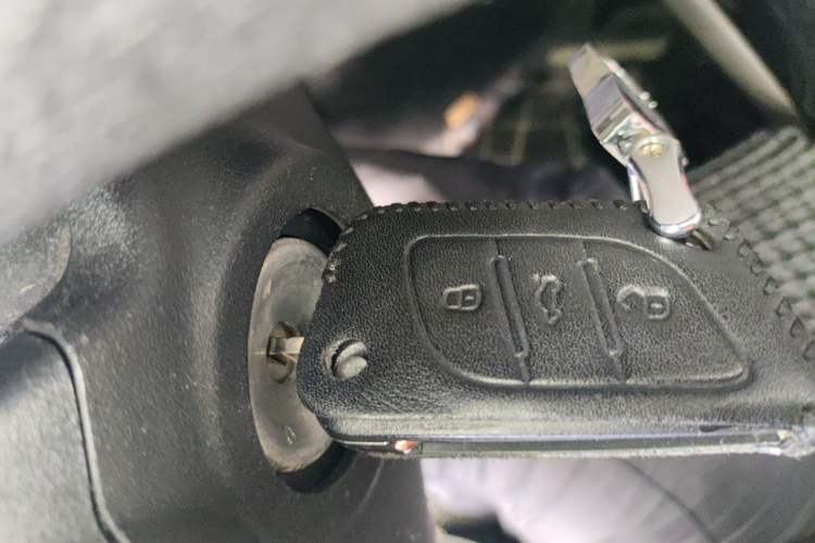 Used Ford EcoSport 2013 1.5L Automatic Fashion Model Vehicle Key