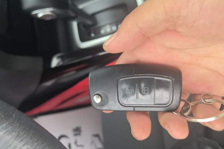 Used Ford EcoSport 2013 1.5L Automatic Fashion Model Vehicle Key