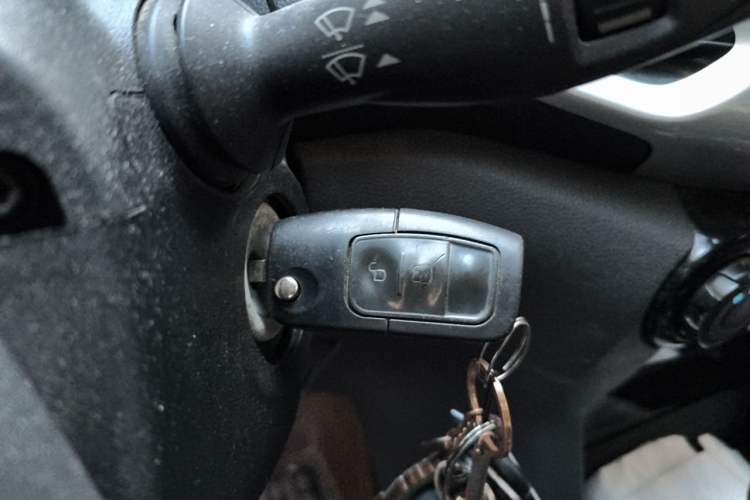 Used Ford EcoSport 2013 1.5L Automatic Fashion Model Vehicle Key