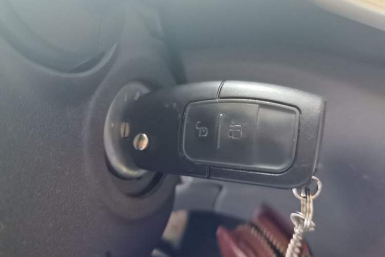 Used Ford EcoSport 2013 1.5L Automatic Fashion Model Vehicle Key