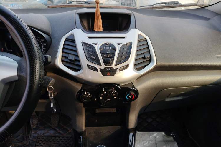 Used Ford EcoSport 2013 1.5L Manual Fashion Model Audio And AC Panel