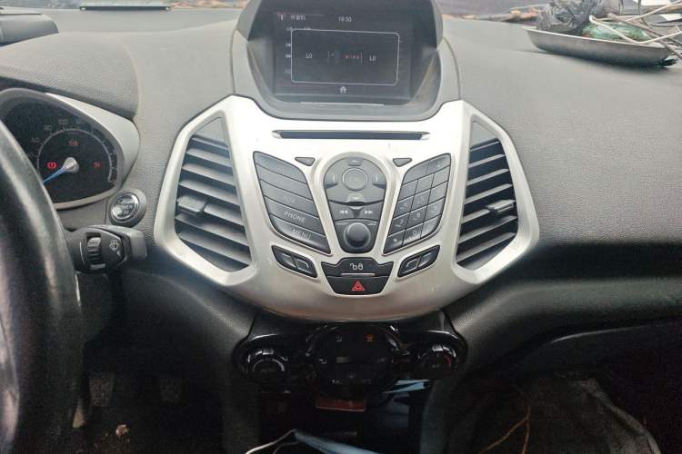 Used Ford EcoSport 2013 1.0L GTDi Manual Luxury Model Audio And AC Panel