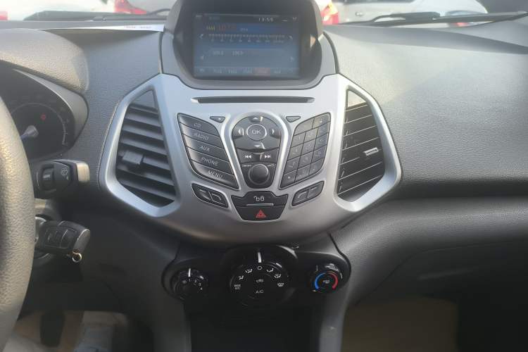 Used Ford EcoSport 2013 1.5L Manual Fashion Model Audio And AC Panel