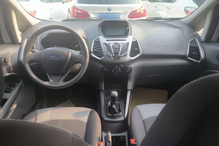 Used Ford EcoSport 2013 1.5L Manual Fashion Model Center Console