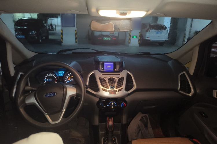 Used Ford EcoSport 2013 1.5L Automatic Fashion Model Center Console