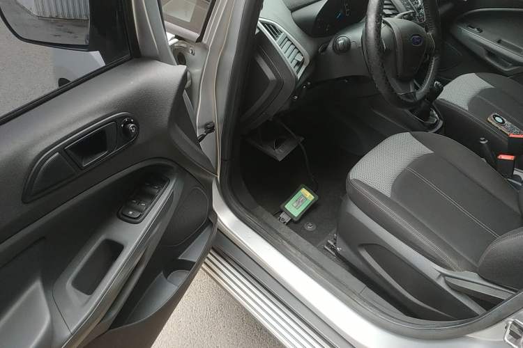 Used Ford EcoSport 2013 1.5L Manual Comfort Model Driver Seat