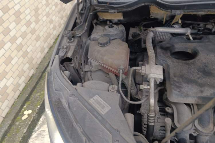 Used Ford EcoSport 2013 1.5L Automatic Prestige Model Engine Bay Right