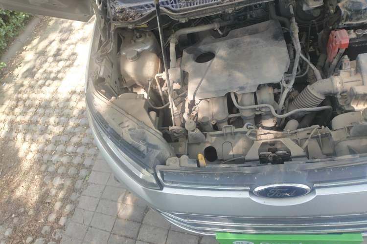Used Ford EcoSport 2013 1.5L Automatic Prestige Model Engine Bay Right