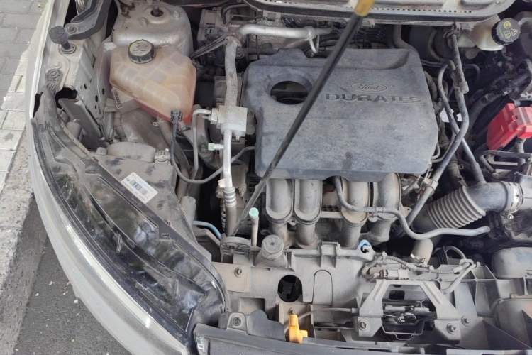 Used Ford EcoSport 2013 1.5L Automatic Prestige Model Engine Bay Right
