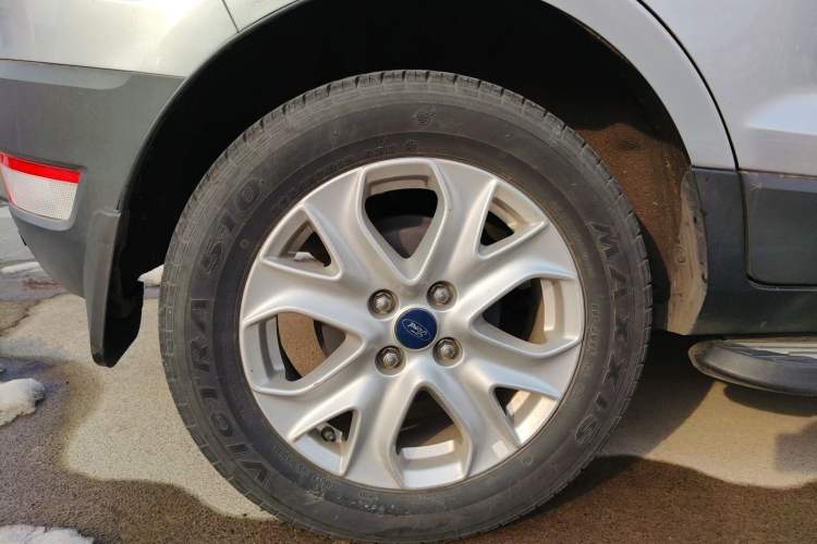 Used Ford EcoSport 2013 1.5L Manual Fashion Model Exterior 8