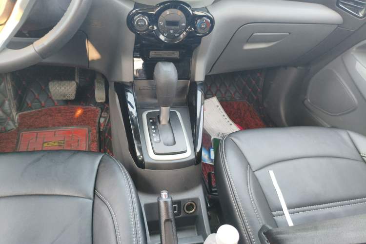 Used Ford EcoSport 2013 1.5L Automatic Fashion Model Gear Lever