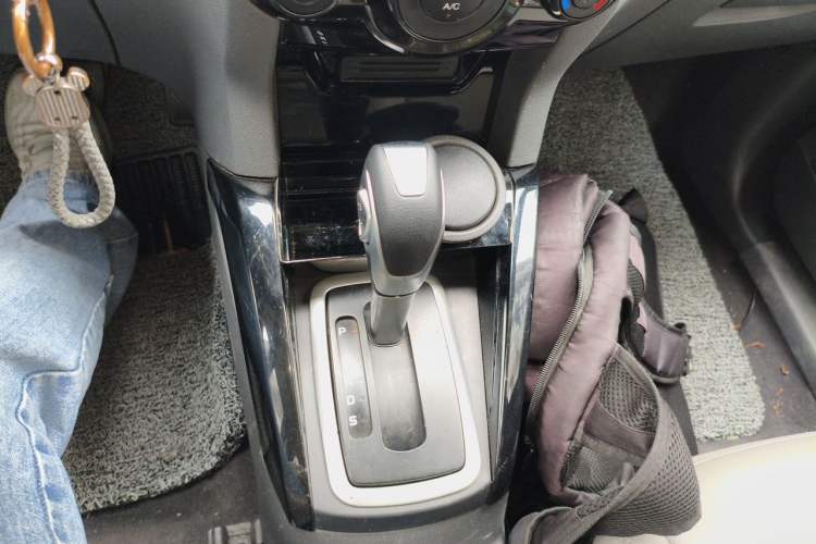 Used Ford EcoSport 2013 1.5L Automatic Fashion Model Gear Lever