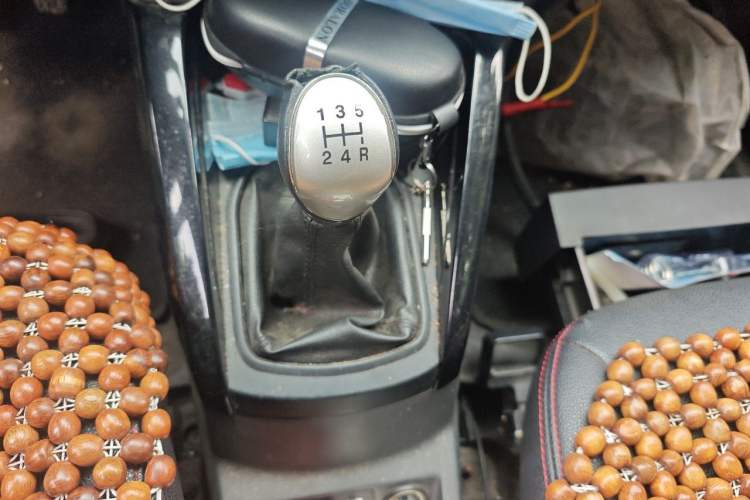 Used Ford EcoSport 2013 1.0L GTDi Manual Luxury Model Gear Lever