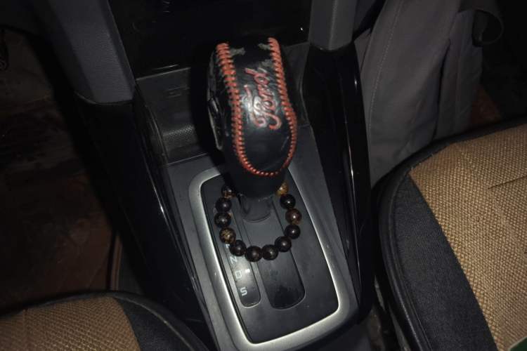 Used Ford EcoSport 2013 1.5L Automatic Fashion Model Gear Lever