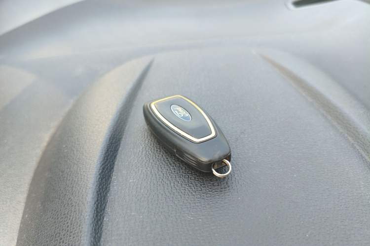 Used Ford EcoSport 2013 1.5L Automatic Fashion Model Interior 1