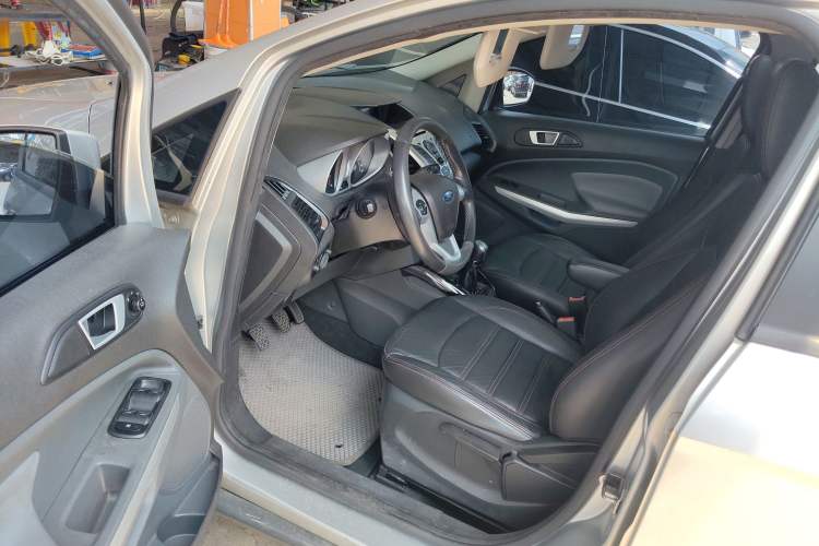 Used Ford EcoSport 2013 1.0L GTDi Manual Luxury Model Interior 3