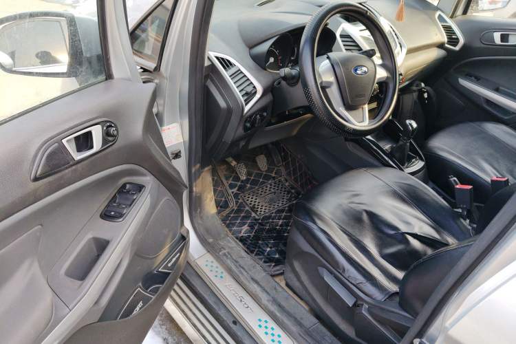 Used Ford EcoSport 2013 1.5L Manual Fashion Model Interior 3