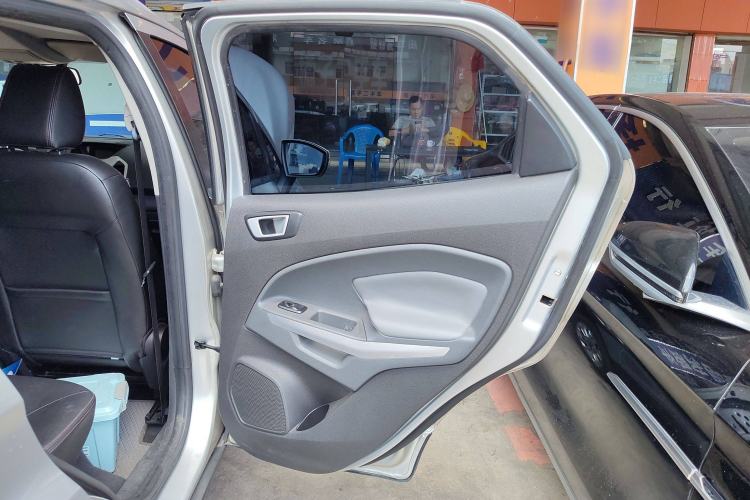 Used Ford EcoSport 2013 1.0L GTDi Manual Luxury Model Interior 6