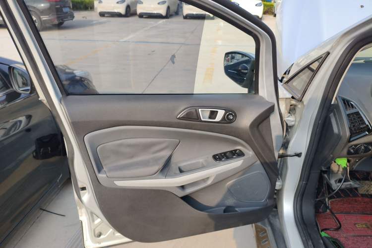 Used Ford EcoSport 2013 1.5L Automatic Fashion Model Interior 7