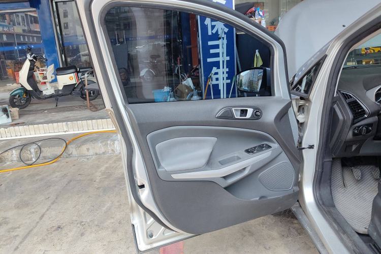 Used Ford EcoSport 2013 1.0L GTDi Manual Luxury Model Interior 7