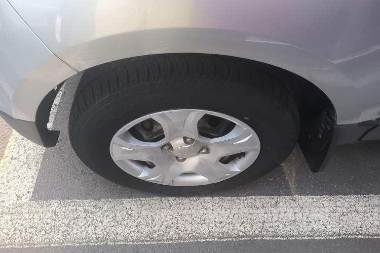 Used Ford EcoSport 2013 1.5L Manual Fashion Model Left Front Wheel Hub