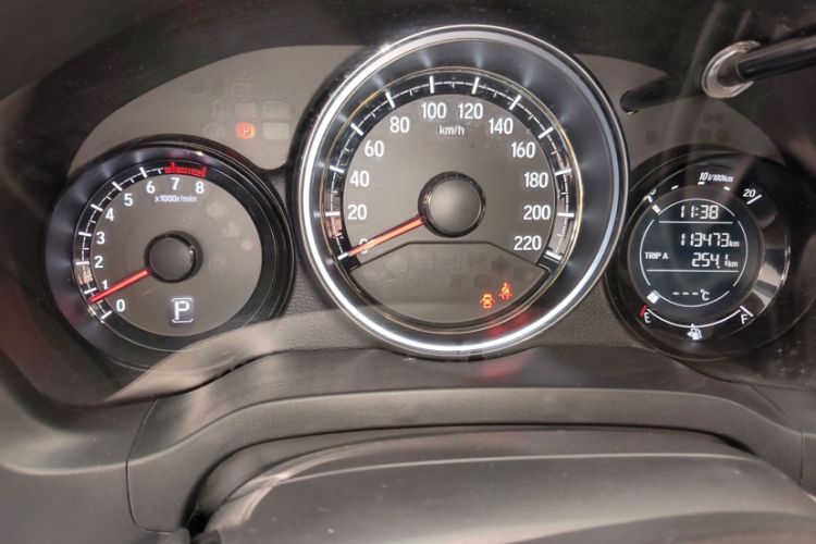 Used Ford EcoSport 2013 1.0L GTDi Manual Luxury Model Odometer Close Up