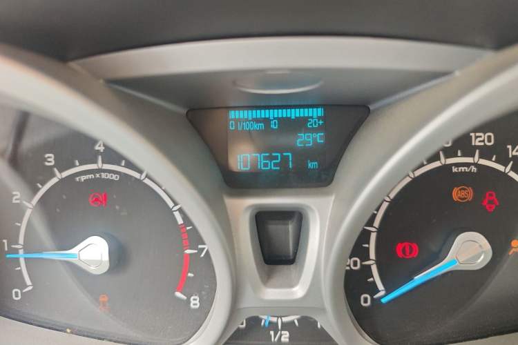Used Ford EcoSport 2013 1.0L GTDi Manual Luxury Model Odometer Close Up