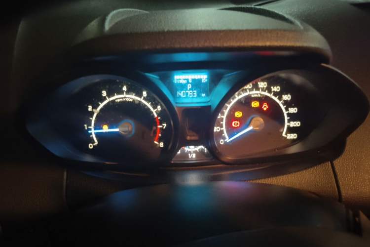 Used Ford EcoSport 2013 1.5L Automatic Fashion Model Odometer Close Up