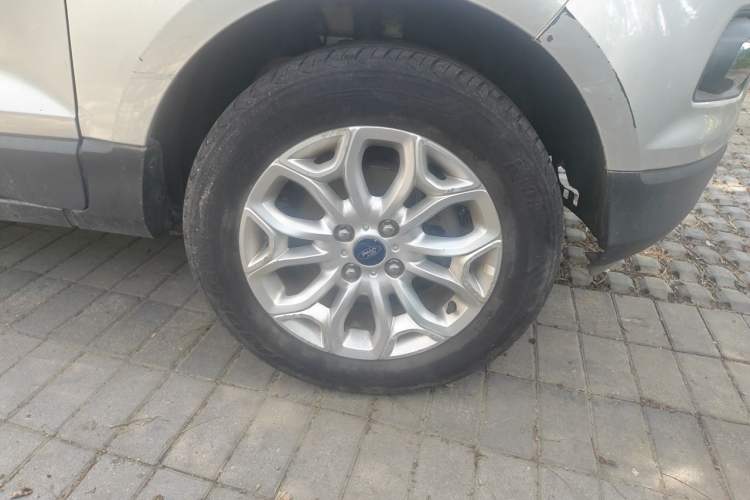 Used Ford EcoSport 2013 1.5L Automatic Prestige Model Right Front Wheel Hub