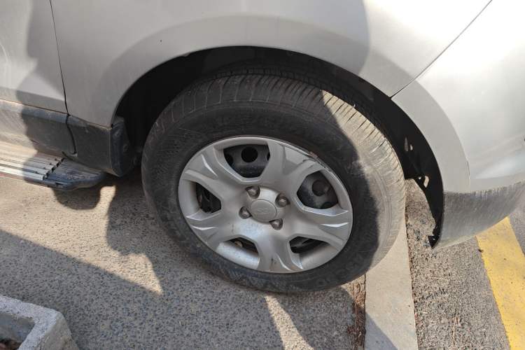Used Ford EcoSport 2013 1.5L Manual Comfort Model Right Front Wheel Hub