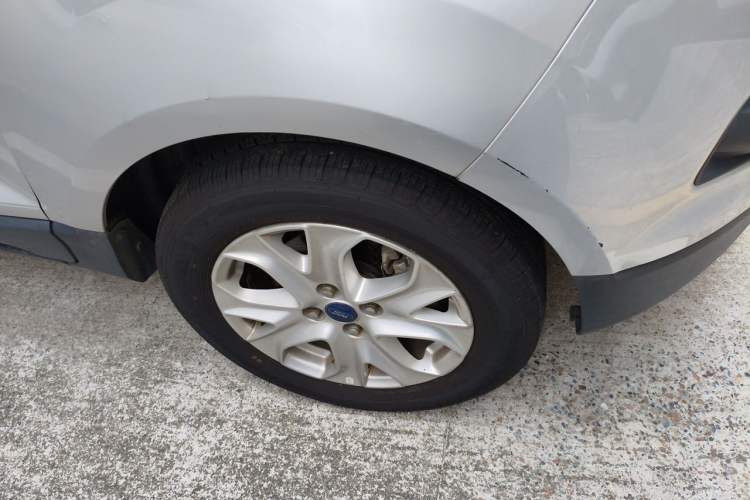 Used Ford EcoSport 2013 1.5L Automatic Fashion Model Right Front Wheel Hub