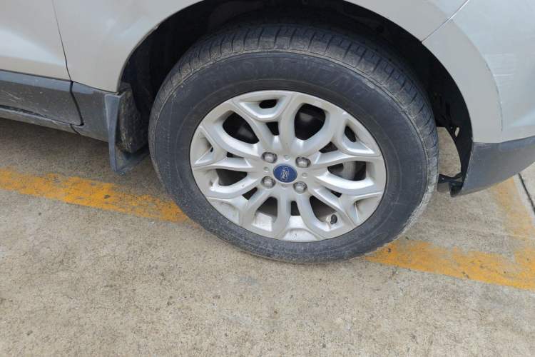 Used Ford EcoSport 2013 1.5L Automatic Prestige Model Right Front Wheel Hub