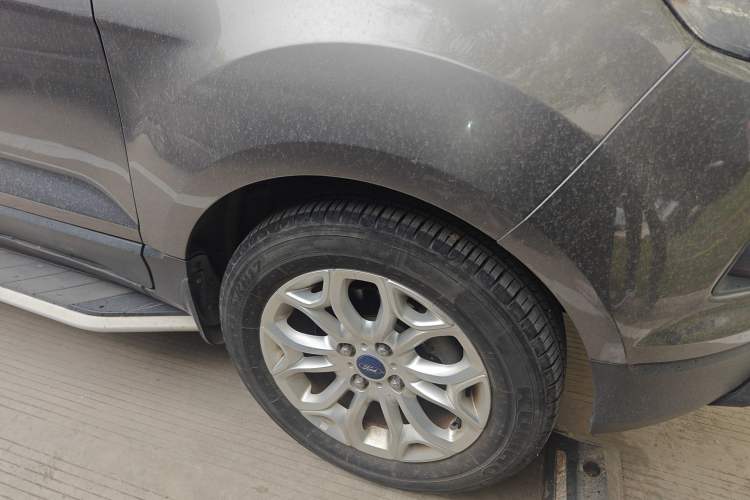 Used Ford EcoSport 2013 1.5L Automatic Prestige Model Right Front Wheel Hub