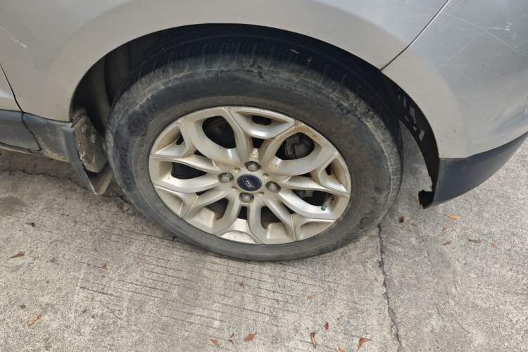 Used Ford EcoSport 2013 1.0L GTDi Manual Luxury Model Right Front Wheel Hub
