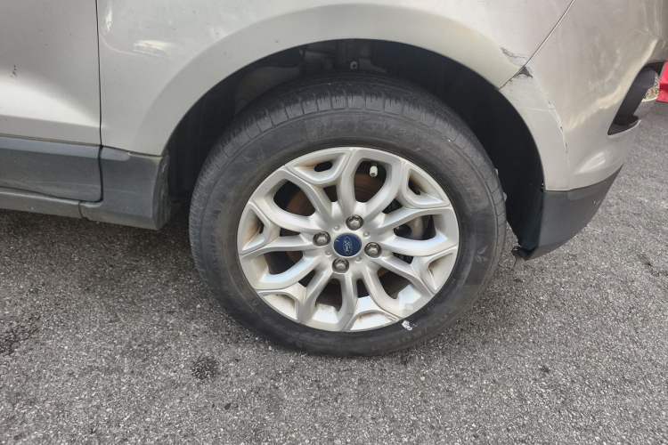 Used Ford EcoSport 2013 1.5L Automatic Prestige Model Right Front Wheel Hub