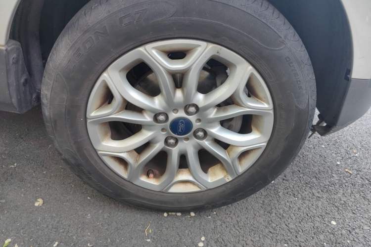 Used Ford EcoSport 2013 1.5L Automatic Prestige Model Right Front Wheel Hub