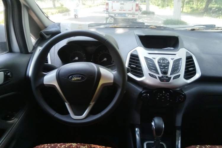Used Ford EcoSport 2013 1.5L Automatic Fashion Model Steering Wheel