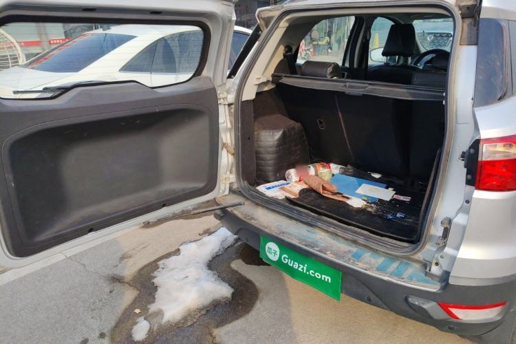 Used Ford EcoSport 2013 1.5L Manual Fashion Model Trunk