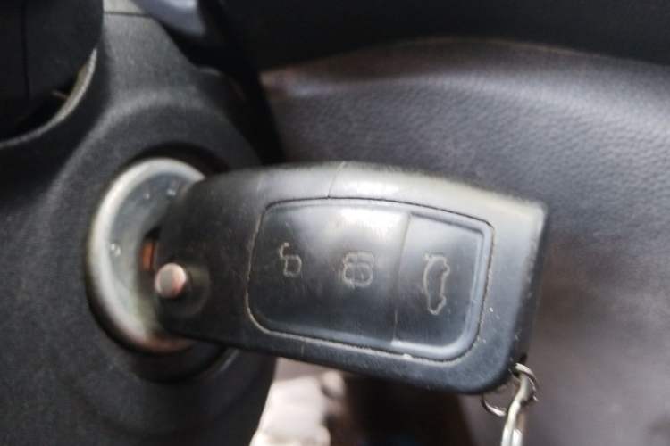 Used Ford EcoSport 2013 1.5L Automatic Fashion Model Vehicle Key