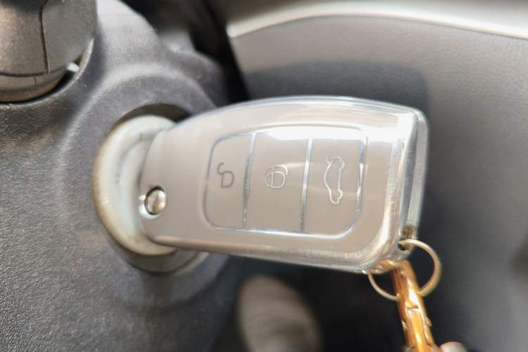 Used Ford EcoSport 2013 1.5L Automatic Fashion Model Vehicle Key