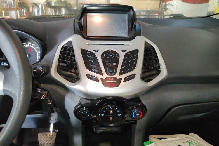 Used Ford EcoSport 2013 1.5L Automatic Fashion Model Audio And AC Panel