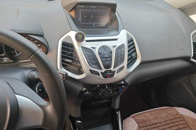 Used Ford EcoSport 2013 1.5L Manual Fashion Model Audio And AC Panel