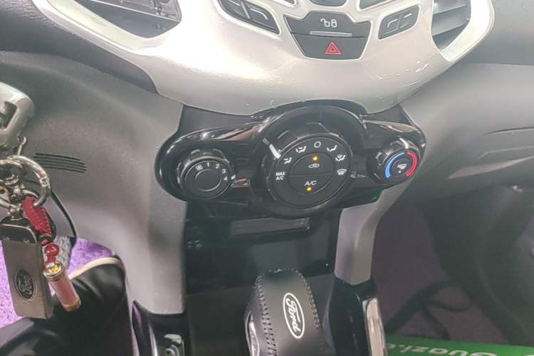 Used Ford EcoSport 2013 1.5L Automatic Fashion Model Audio And AC Panel